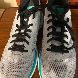 ASICS Gel Kayano 24, size 9, NEW